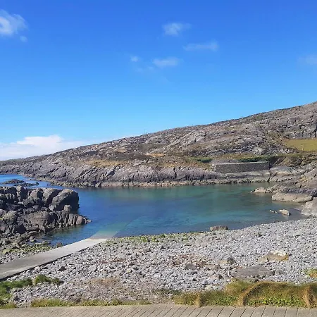 Holiday home Cois Farraige Eadargoil