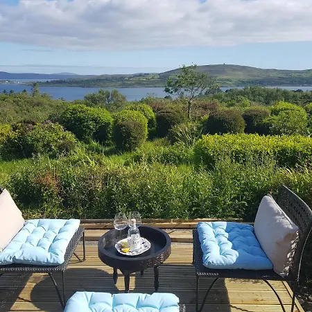 Holiday home Cois Farraige Eadargoil